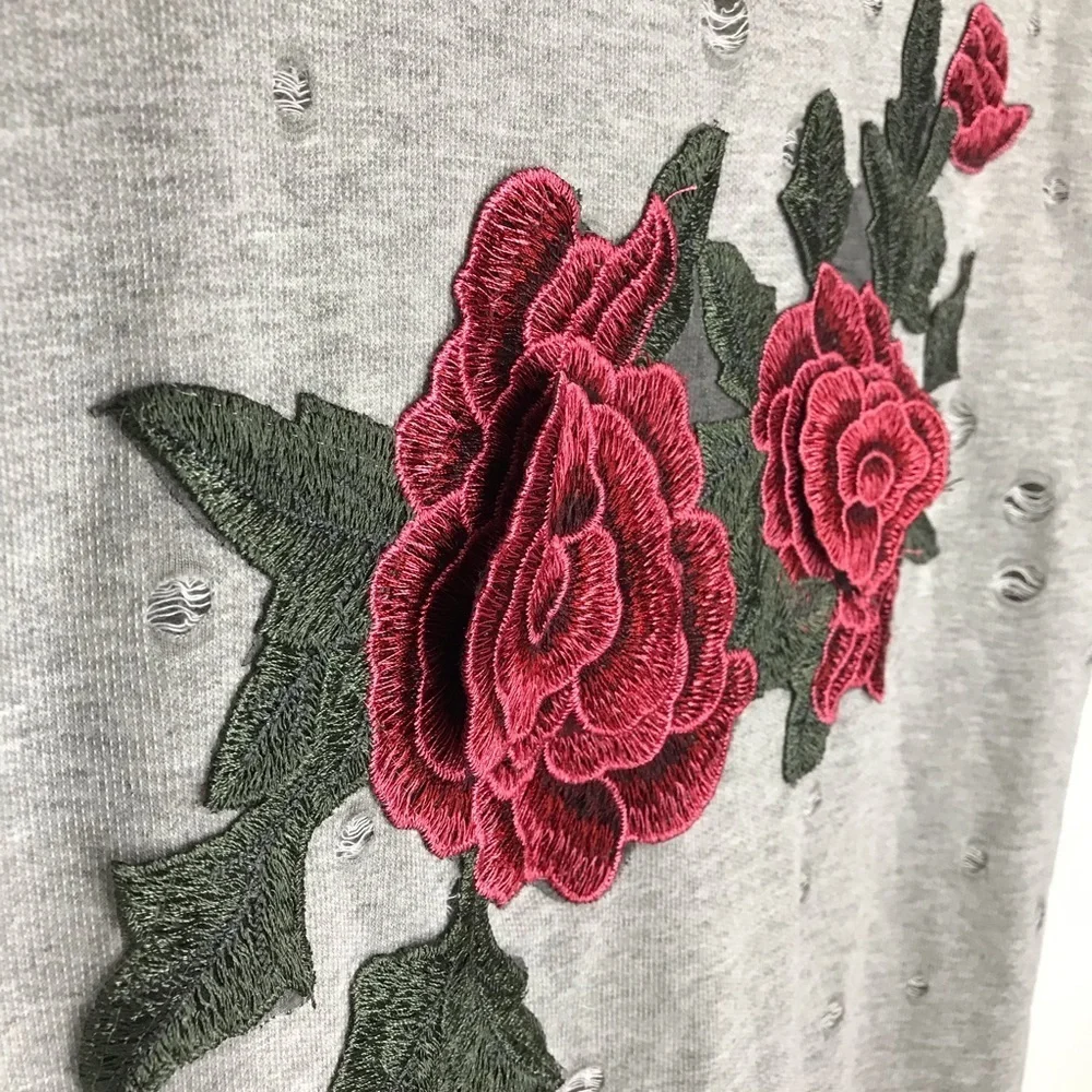 Local Lab 3D Rose Embroidered Distressed SS Top - Picture 2 of 8